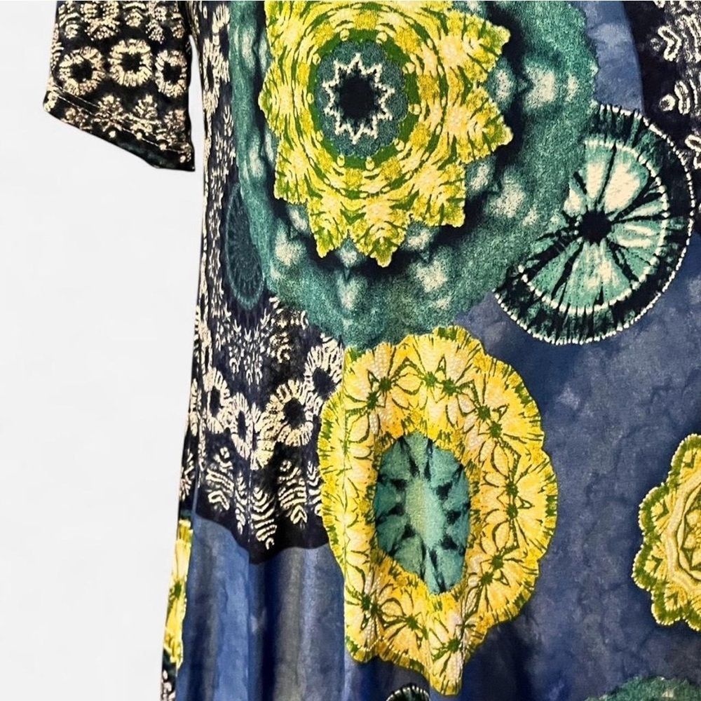 Tunic Top, Blue Yellow-Green Turquoise and White Detail, Pockets, Size Small - Picture 3 of 4